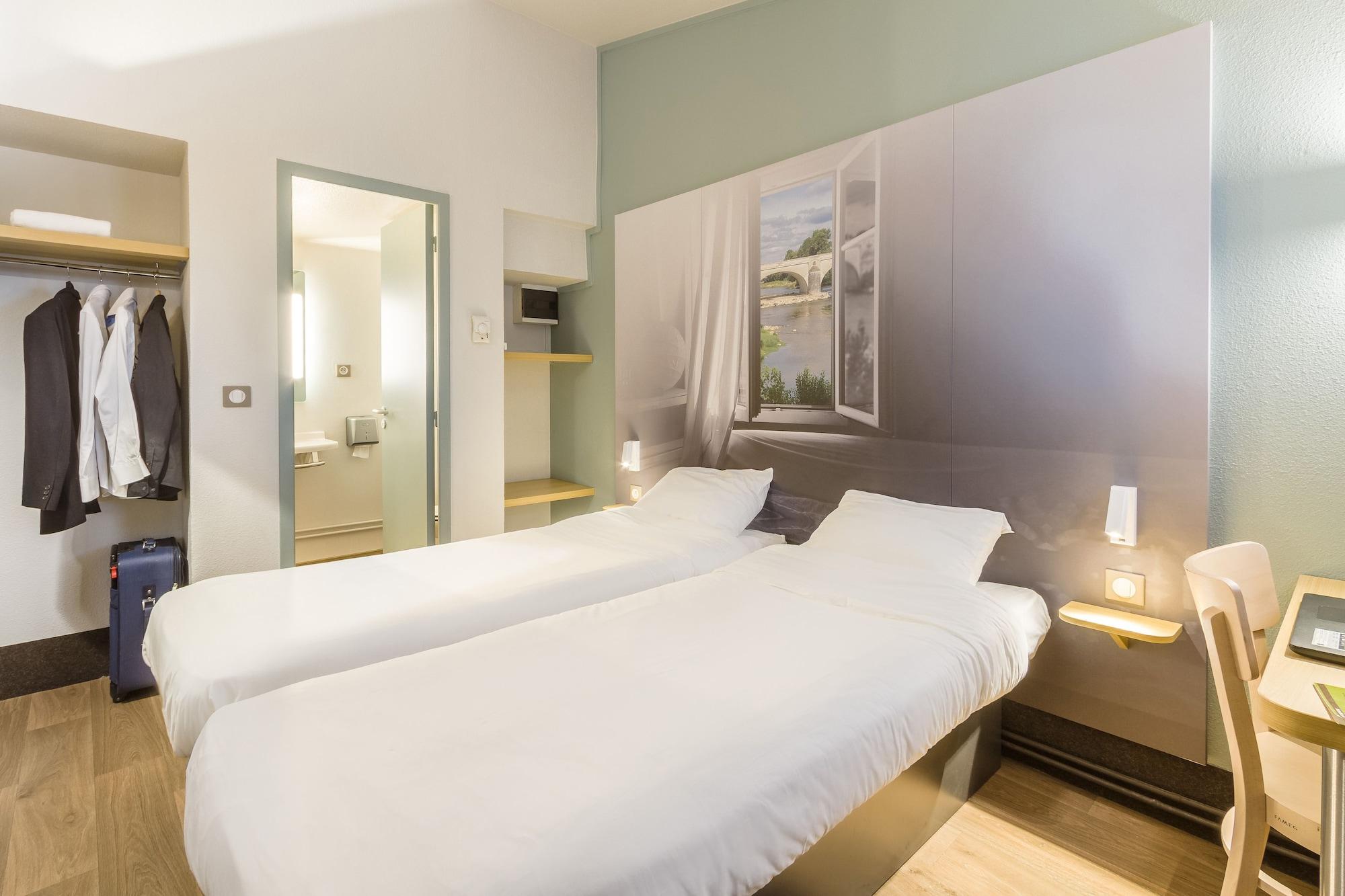 B&B Hotel Villeneuve Loubet Plage Exterior photo