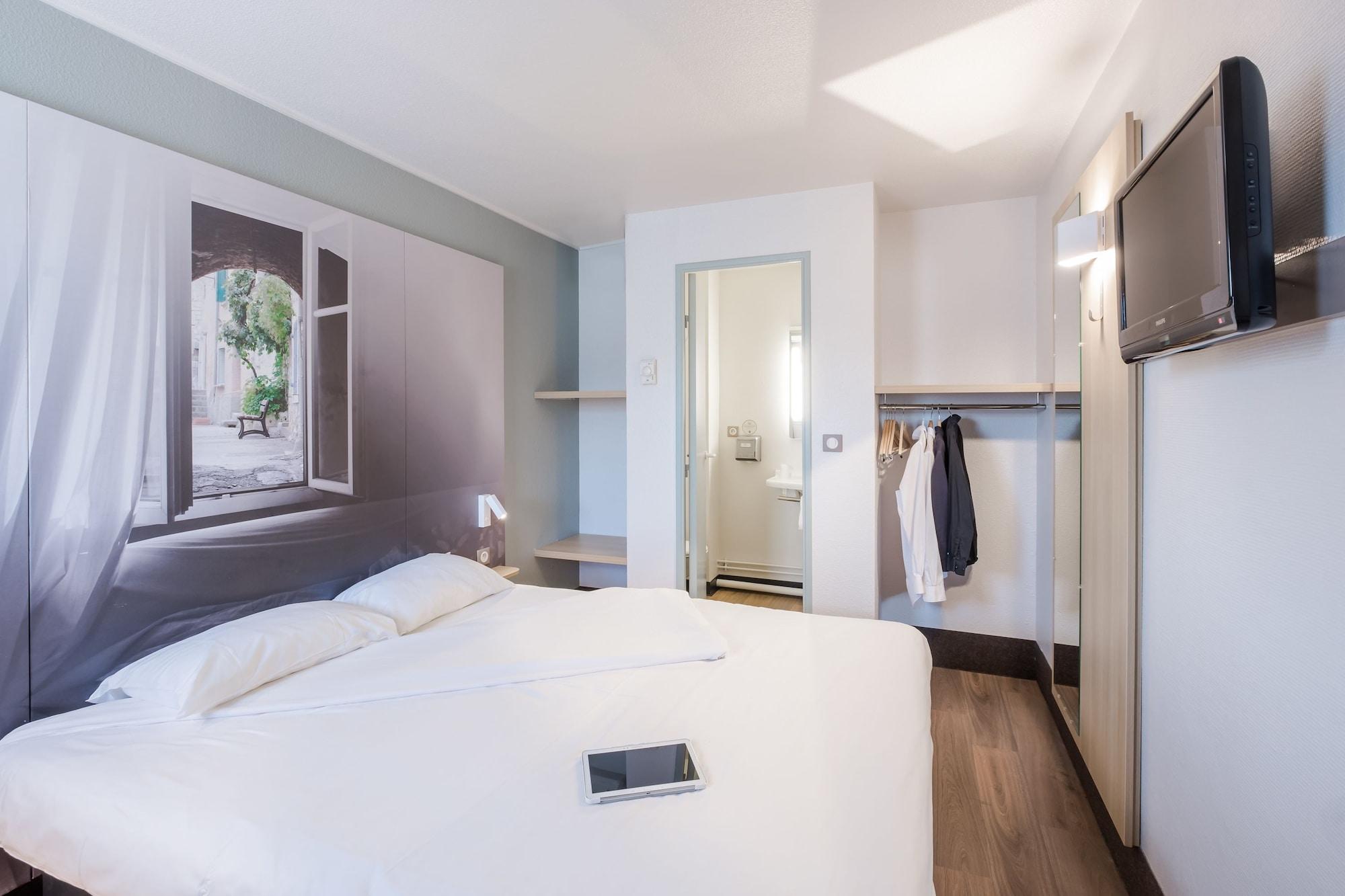 B&B Hotel Villeneuve Loubet Plage Exterior photo