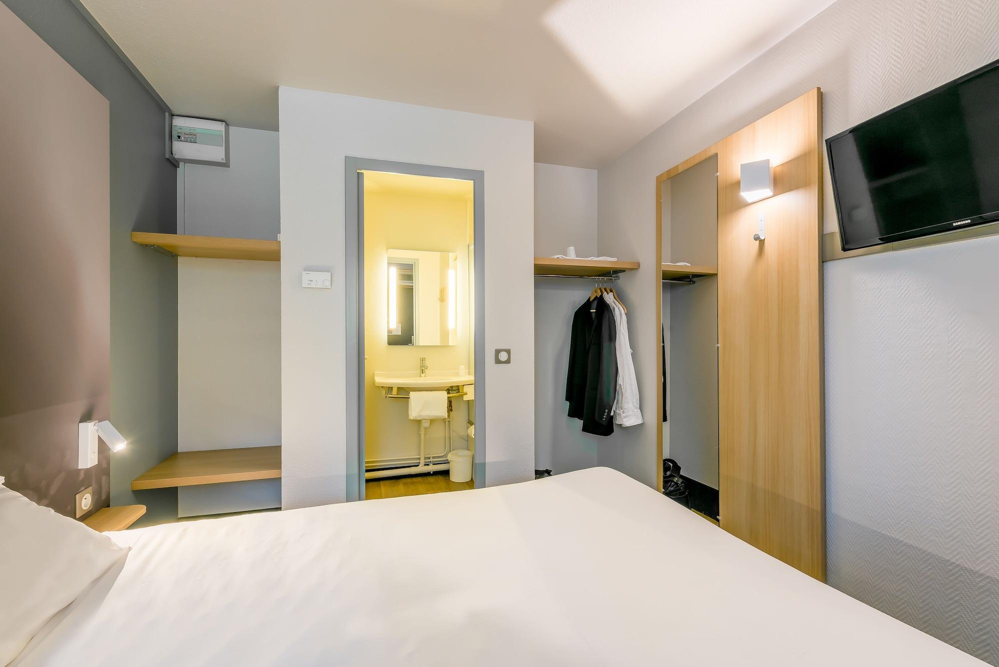 B&B Hotel Villeneuve Loubet Plage Exterior photo